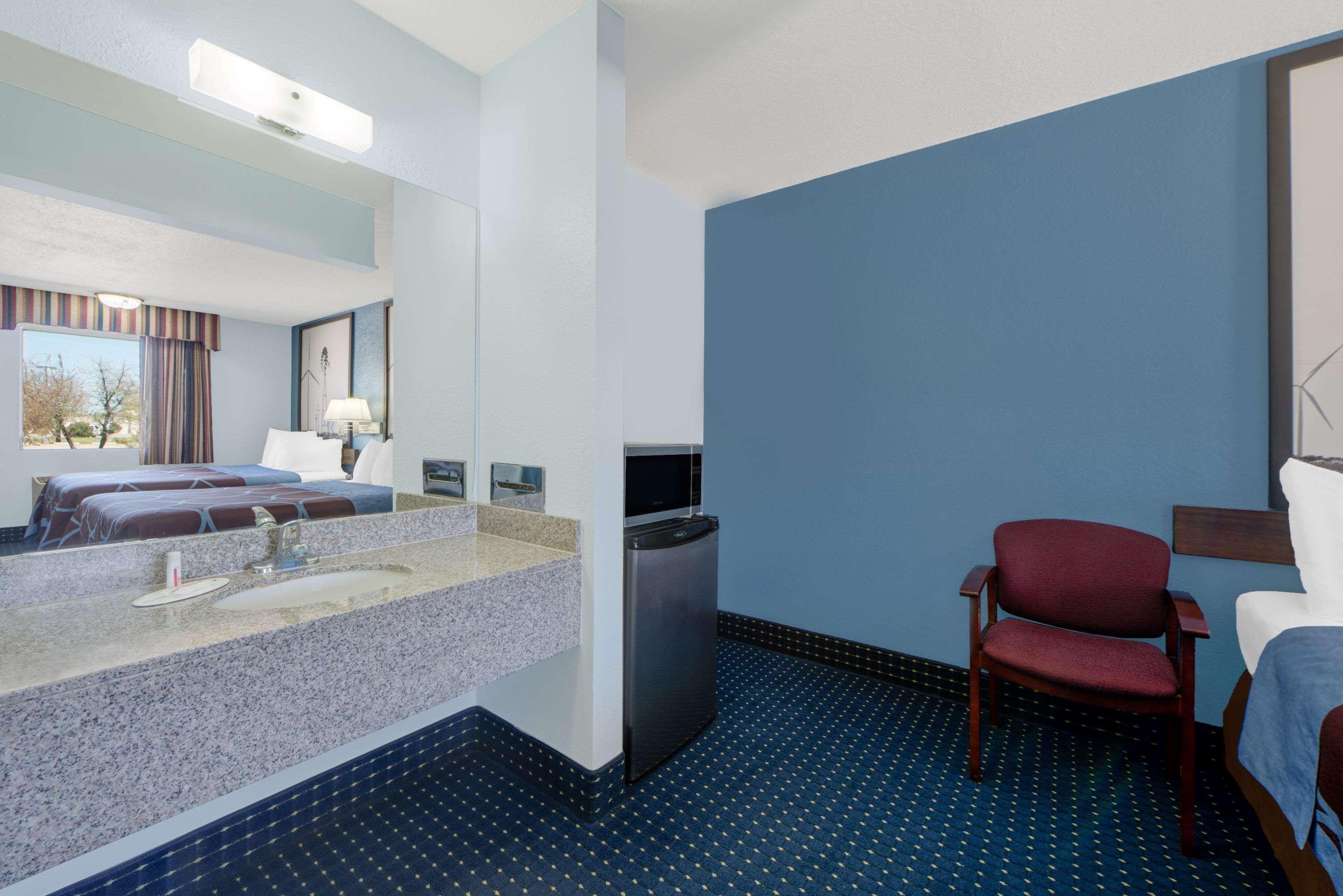 ซูเปอร์ 8 บาย วินด์แฮม ดูมัส Motel Dumas ภายนอก รูปภาพ
